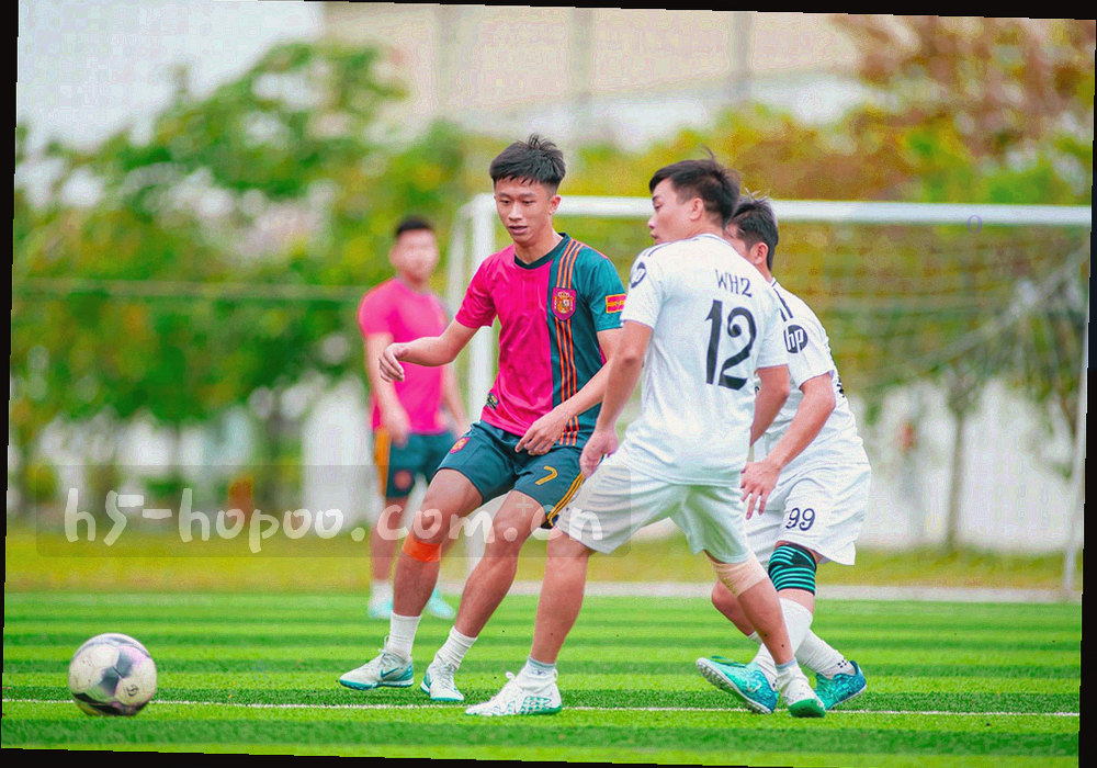 不同瓦楞层数的纸箱局部剖面对比，能看出纸板厚度与堆码稳定性差异